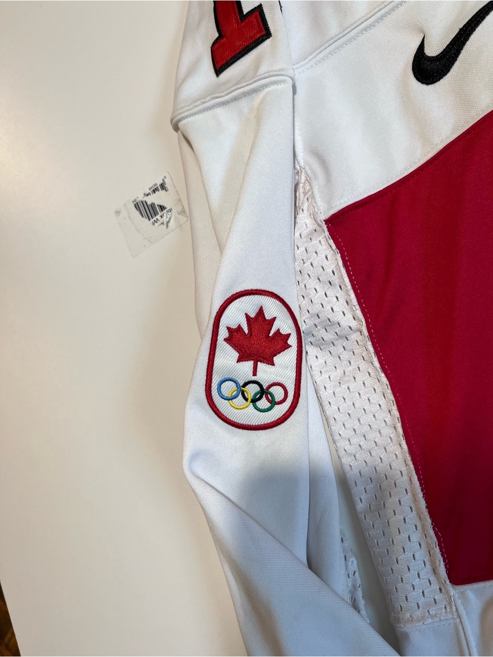 Nike Team Canada Jonathan Toews #16  men’s Hockey Jersey Sz large - Picture 7 of 16